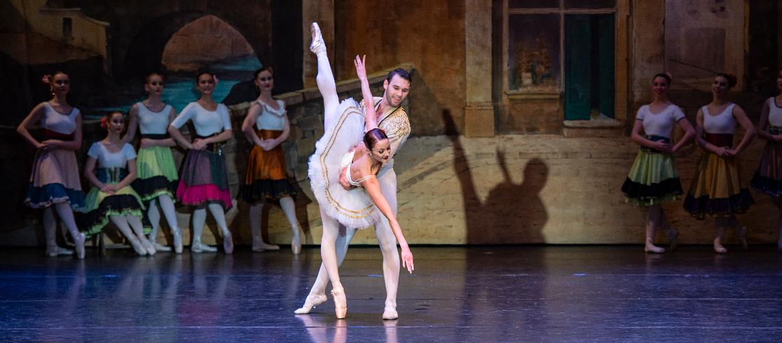 Don Quixote male dancer supports female dancer in pointed pose Frankston Arts Centre